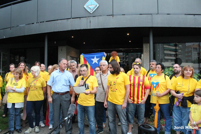 Concentració 9N a Sant Andreu de la Barca -01