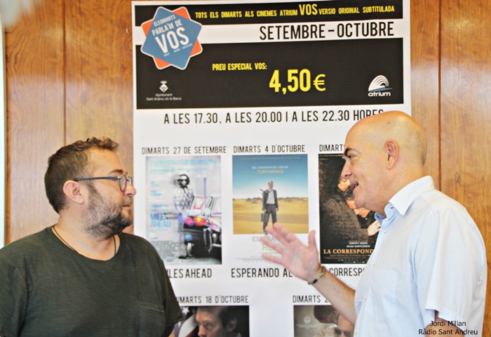 El regidor de Cultura Juan Pablo Beas i el gerant dels Cinemes Atrium Josep Campreciós en la presentació de la nova temporada.