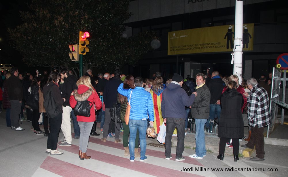 Concentració contra empresonament polícs catalans 23 març -01