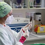 El personal sanitari rep segona dosi vacuna COVID-19 – 01