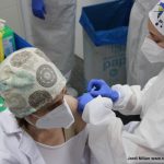 El personal sanitari rep segona dosi vacuna COVID-19 – 08