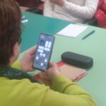 gent gran, mòbil, bretxa digital